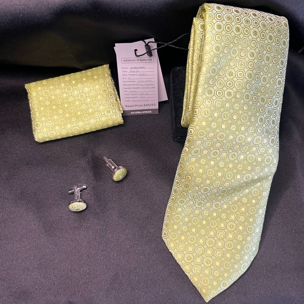 NWT- Elegant Silk Green Patterned Tie Set